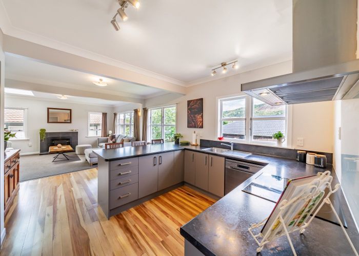  at 342 Main Road, Tawa, Wellington