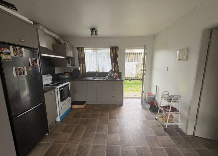  at 2/16 Charlemont Street, Whitiora, Hamilton, Waikato