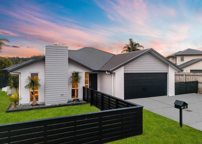  at 18 Huntington Park Drive, Greenhithe, North Shore City, Auckland