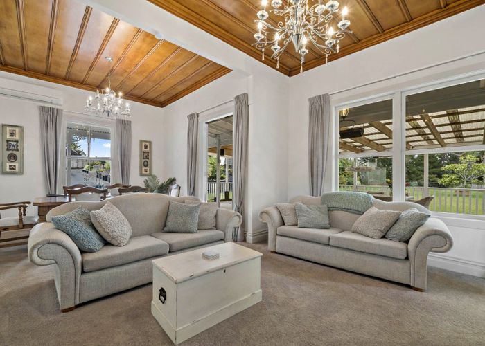  at 121 Paremoremo Road, Lucas Heights, Auckland