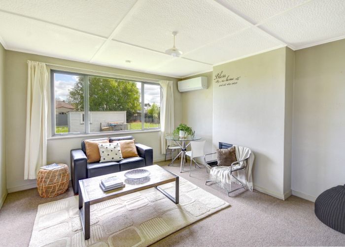  at 16 Centennial Avenue, Milton
