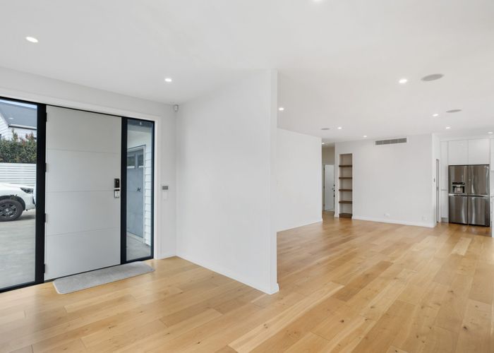  at 92A Flanshaw Street, Te Atatu South, Waitakere City, Auckland