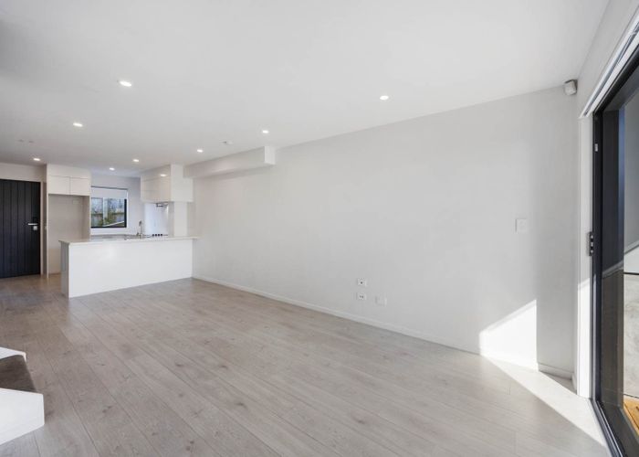  at 5/98 Lincoln Park Avenue, Massey, Waitakere City, Auckland