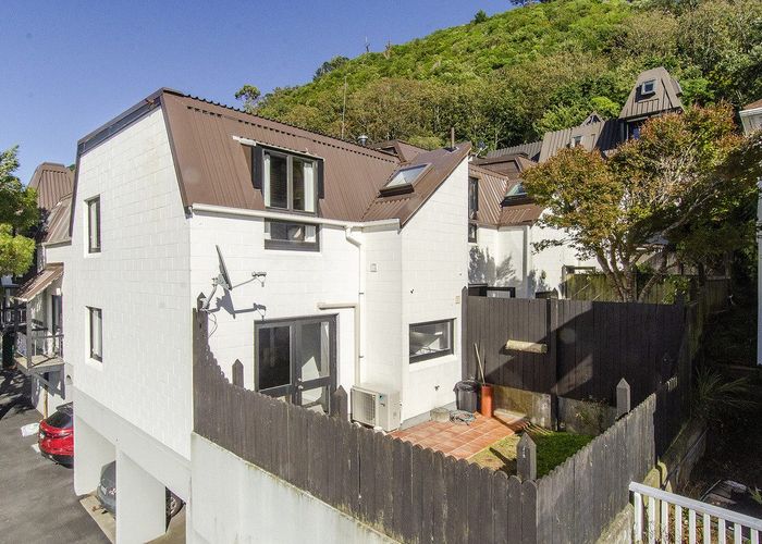  at 25/10 Pitarua Street, Thorndon, Wellington, Wellington