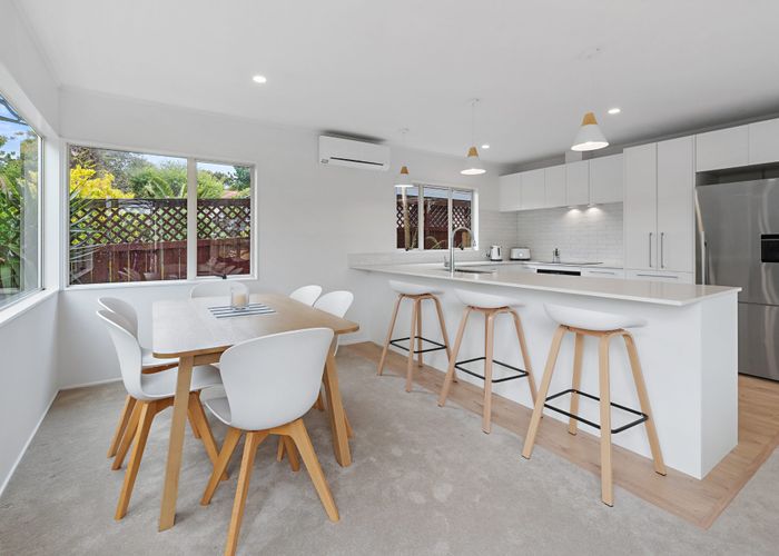  at 2/893 Beach Road, Waiake, Auckland