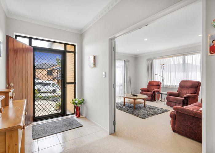  at 16 Leafield Crescent, Henderson, Waitakere City, Auckland