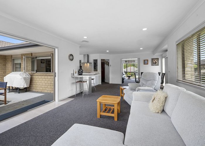  at 27 Redwood Crescent, Hurdon, New Plymouth