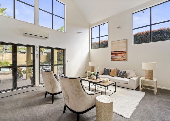  at 33 Grand Drive, Remuera, Auckland