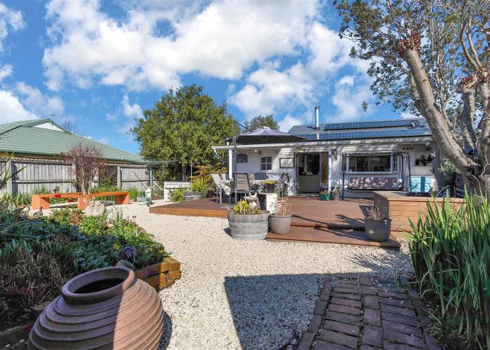  at 14 Parsonage Road, Woodend, Woodend