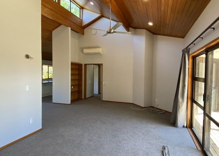  at 6 Septimus Place, Henderson, Waitakere City, Auckland