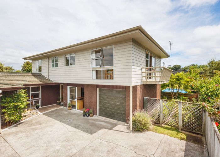  at 27A Redwood Grove, Hokowhitu, Palmerston North