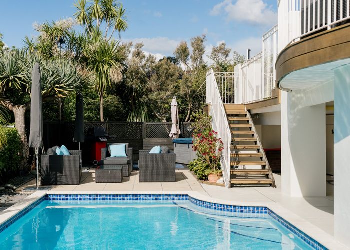  at 19 Evelyn Road, Cockle Bay, Auckland