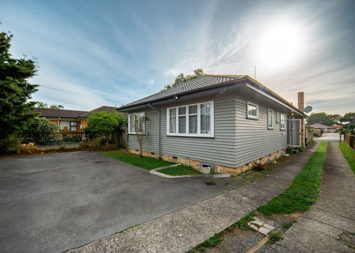  at 33 Fox Street, Hamilton East, Hamilton