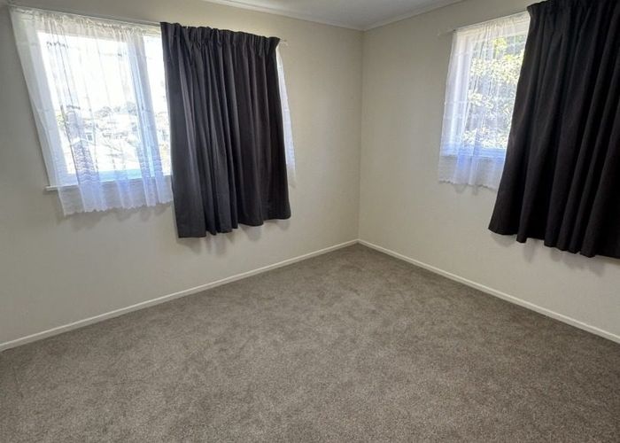  at 1/15 McLeod Rd , Henderson, Waitakere City, Auckland