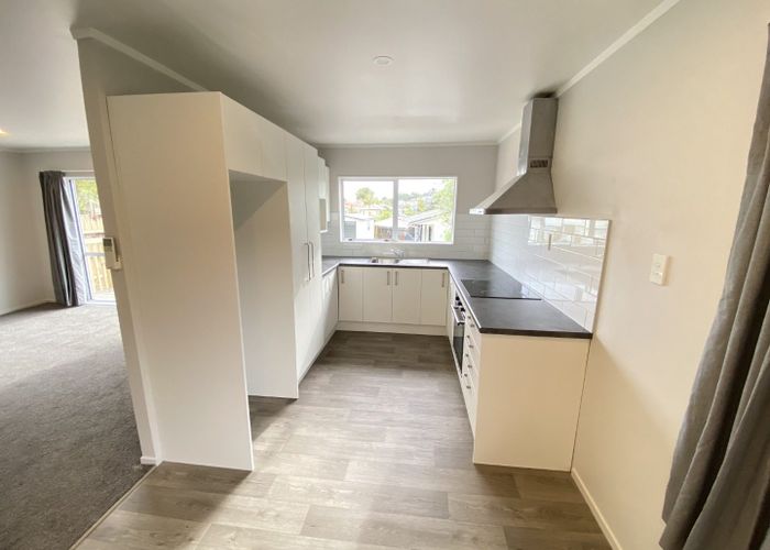  at 5 Meadowvale Rise, Titirangi, Waitakere City, Auckland