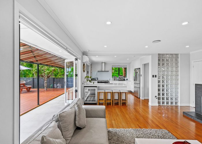  at 9 Burnham Road, Waitakere, Waitakere City, Auckland