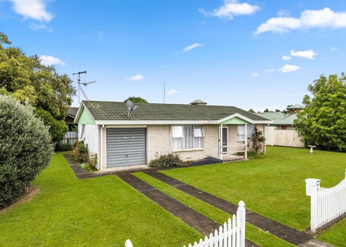  at 40 Tuhikaramea Road, Dinsdale, Hamilton