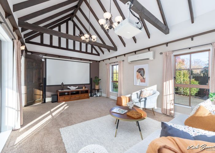  at 15 Johnswood Grove, Clouston Park, Upper Hutt