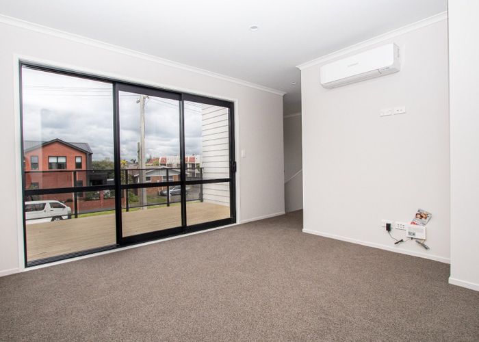 at 2/10 Charlemont Street, Whitiora, Hamilton