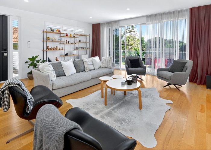  at 20B Oakwood Grove, Eastern Beach, Manukau City, Auckland