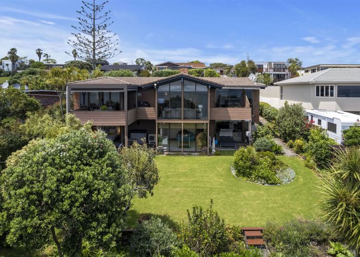  at 60 Pacific Parade, Army Bay, Whangaparaoa