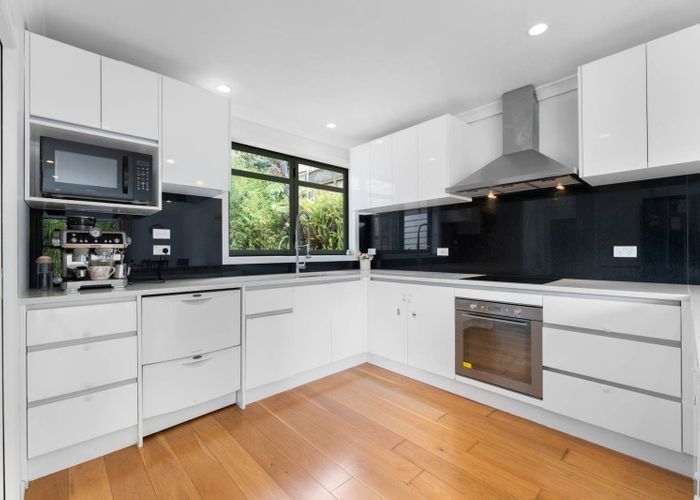  at 124 Lynbrooke Avenue, Mount Roskill, Auckland