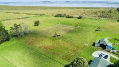  at 3483 Kaipara Coast Highway, Glorit