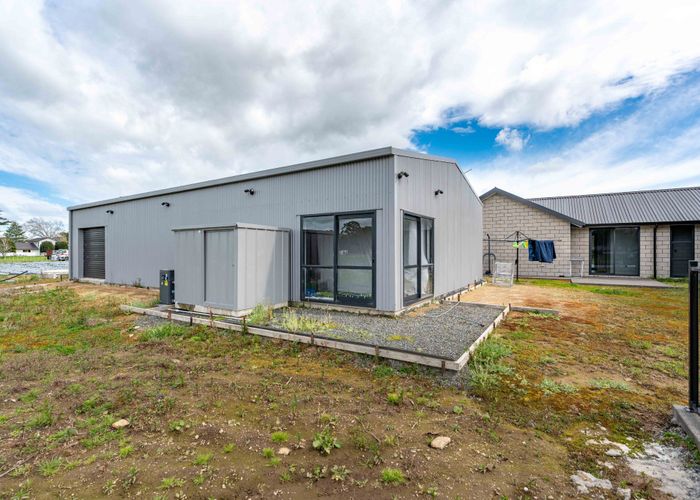  at 275 Racecourse Road, Cambridge, Cambridge