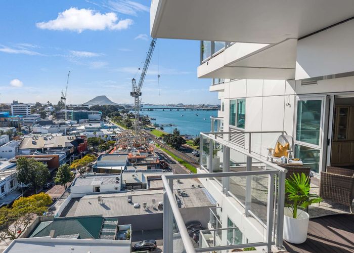  at 1201/72 Devonport Road, City Centre, Tauranga, Bay Of Plenty