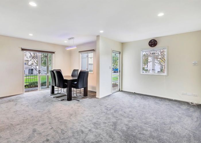  at 73 Winery Way, Henderson, Waitakere City, Auckland