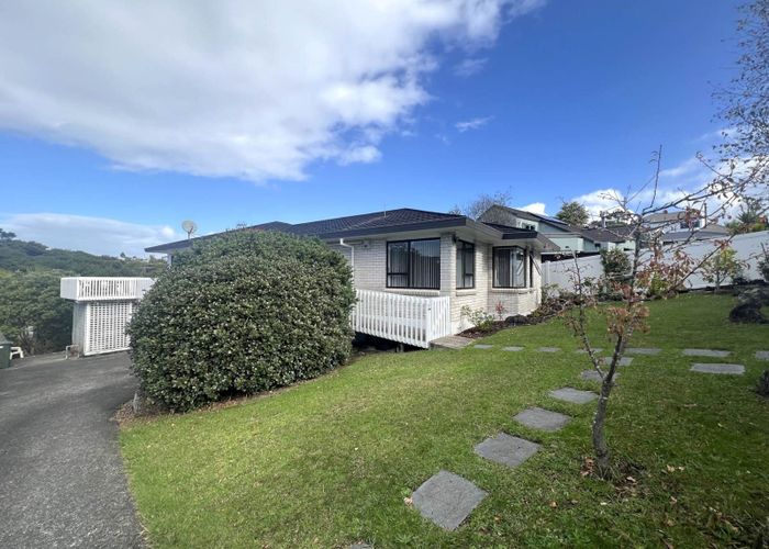  at 28 Lagoon Way, West Harbour, Auckland