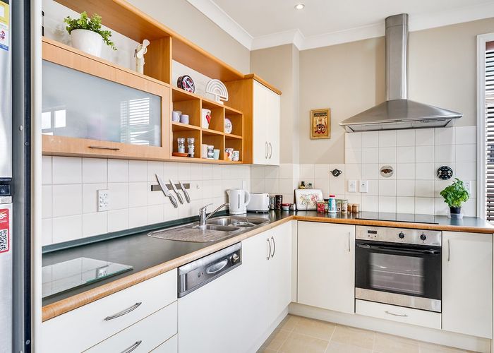  at 2E/11 London Street, Hamilton City Central, Hamilton, Waikato