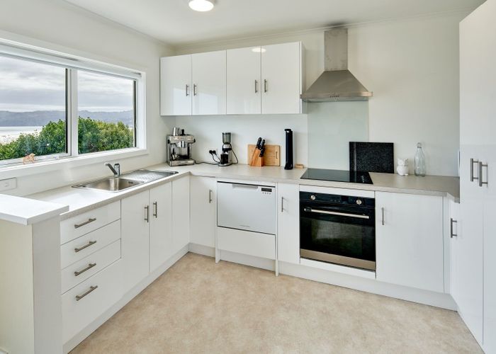  at 8A Nikau Road, Point Howard, Lower Hutt