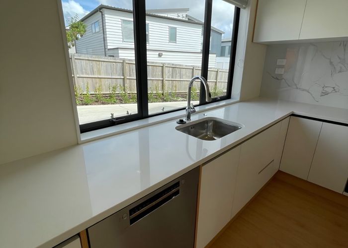  at 14C Fortyfoot Lane, Sunnyhills, Manukau City, Auckland