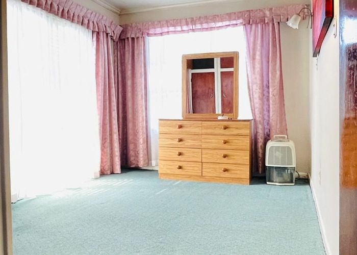  at 31 Te Atatu Road, Te Atatu South, Waitakere City, Auckland