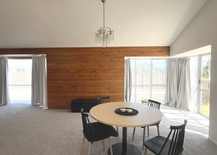  at 52 West Fairway, Golflands, Auckland