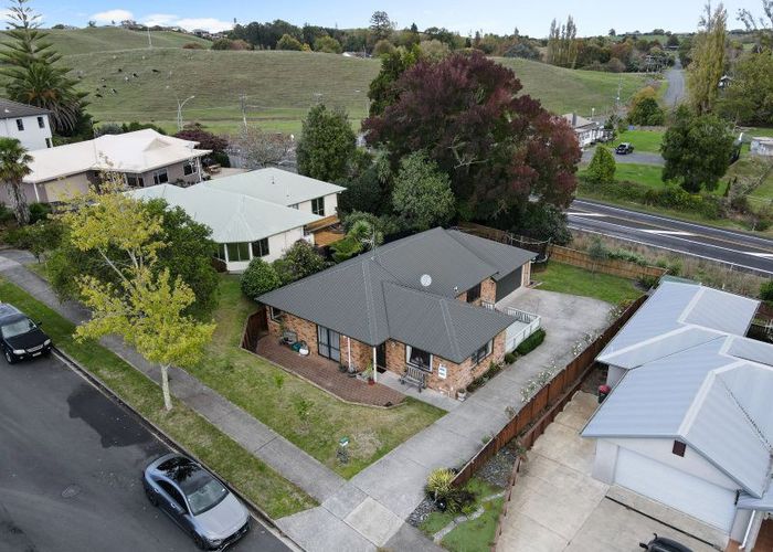  at 24 Palm Grove Drive, Western Heights, Hamilton