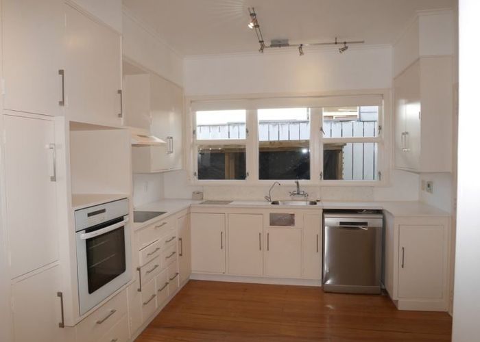  at 14 Nathan Av, Paraparaumu Beach, Kapiti Coast, Wellington