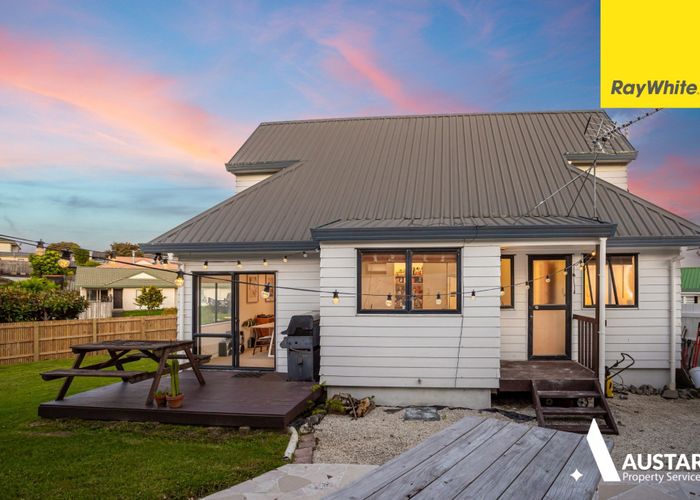  at 6 Clarion Place, Glendene, Waitakere City, Auckland