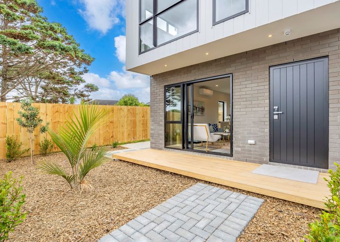 For sale 14A,C,D Durham Street, Te Atatu Peninsula, Waitakere City