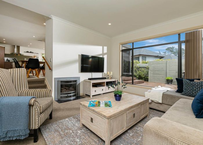  at 3 Archer Rayner Place, Greenhithe, Auckland