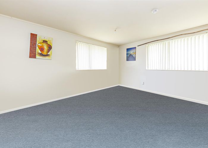  at 9 Oakleigh Avenue, Takanini, Auckland