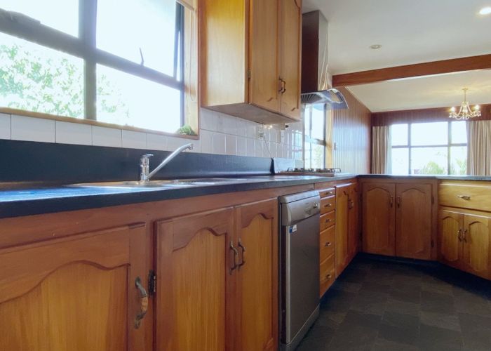  at 4 Alma Street, Te Atatu South, Waitakere City, Auckland