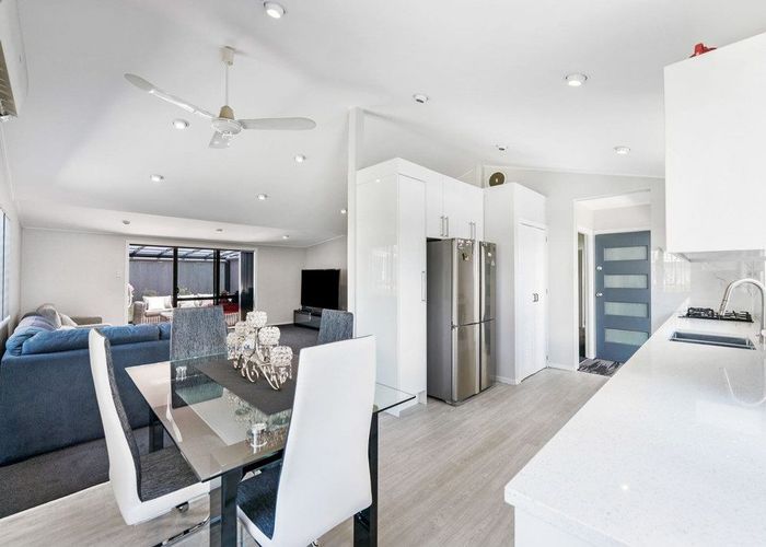  at 92 Harrington Road, Henderson, Waitakere City, Auckland