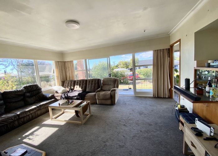  at 2 Barnicoat Place, Richmond