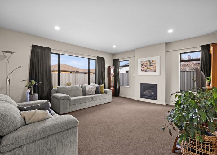  at 7 Milford Place, Poraiti, Napier