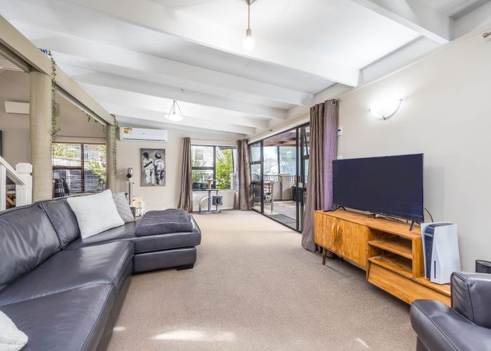  at 29 Glencoe Road, Browns Bay, Auckland