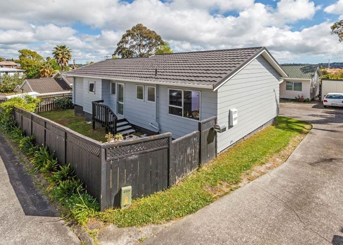  at 1/24 Caribbean Drive, Unsworth Heights, North Shore City, Auckland