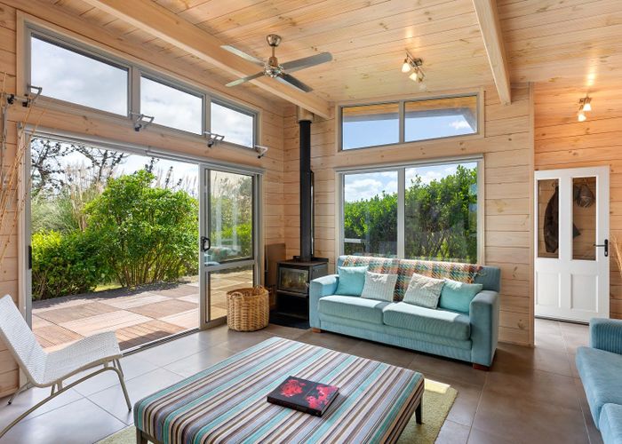  at 32 Reay Mackay Grove, Waikawa Beach, Horowhenua, Manawatu / Whanganui