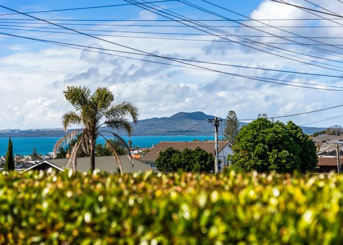 at 106A East Coast Road, Forrest Hill, North Shore City, Auckland